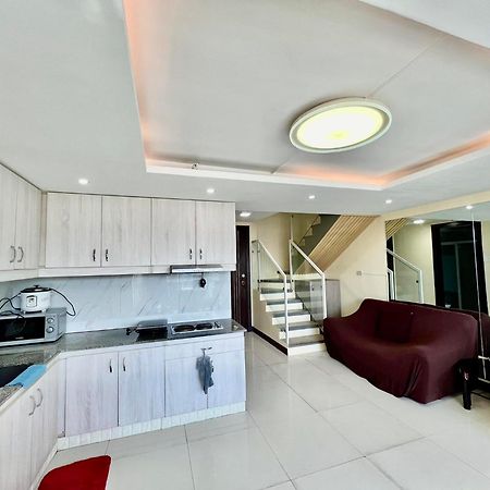 2 Bedroom Condo Unit With City And Mountain View 宿务 外观 照片