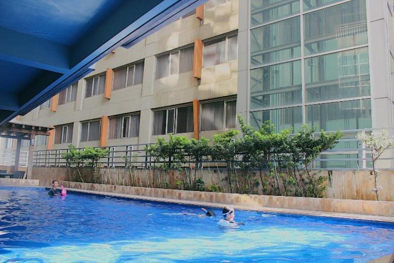 2 Bedroom Condo Unit With City And Mountain View 宿务 外观 照片