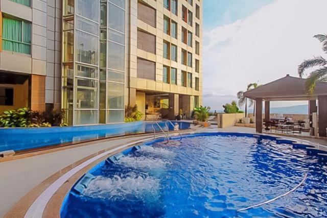 2 Bedroom Condo Unit With City And Mountain View 宿务 外观 照片