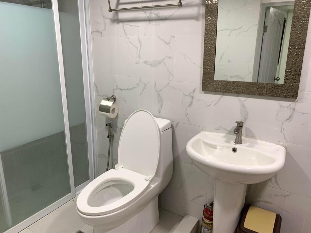 2 Bedroom Condo Unit With City And Mountain View 宿务 外观 照片