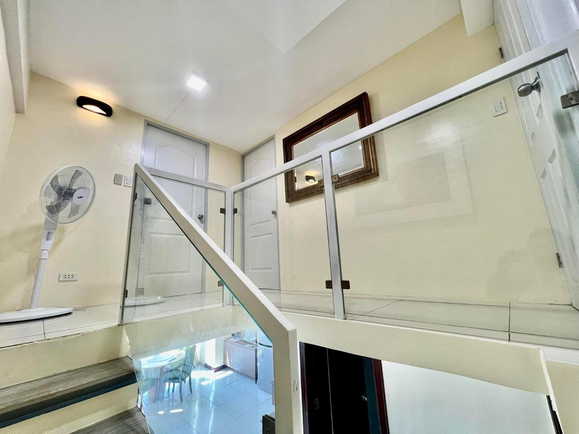 2 Bedroom Condo Unit With City And Mountain View 宿务 外观 照片