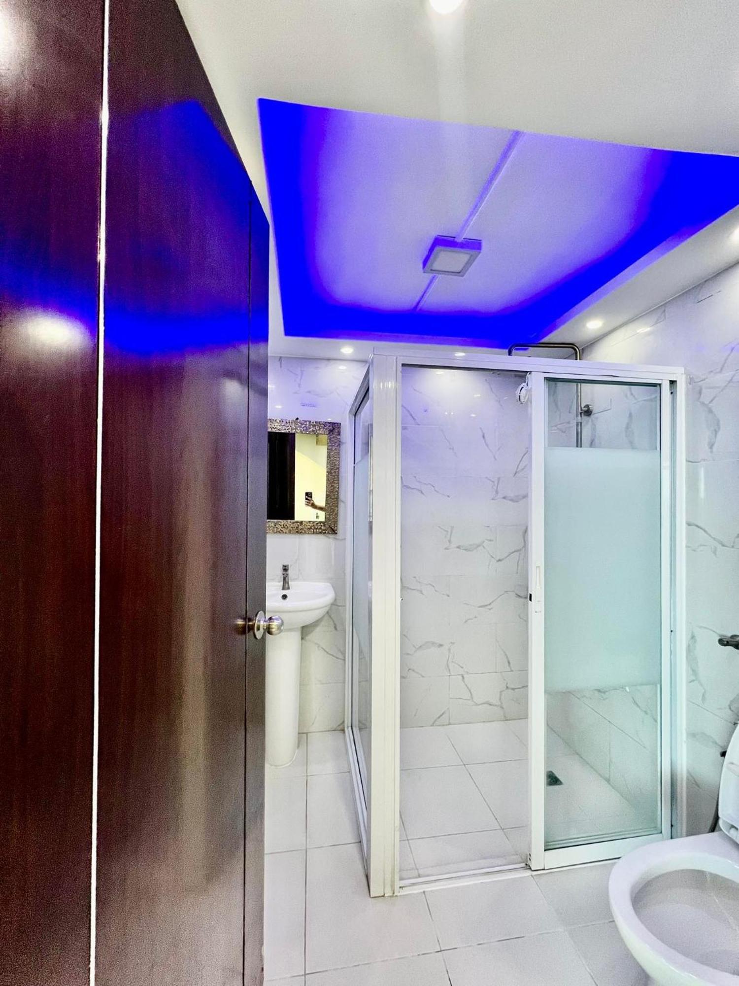 2 Bedroom Condo Unit With City And Mountain View 宿务 外观 照片